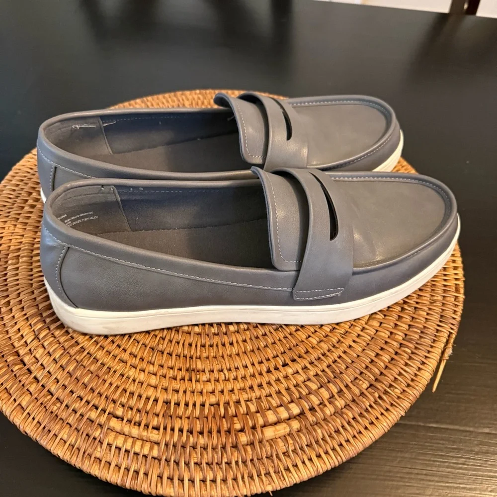 Avenue Men’s Casual Loafers Size 12‎